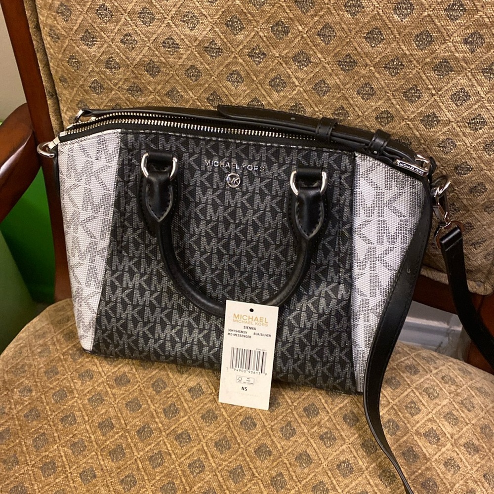 MK bag ! Gently used